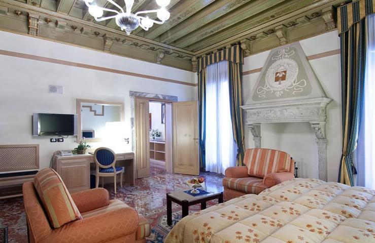 Staying on the Grand Canal, Venice: 3 Central Hotels Compared