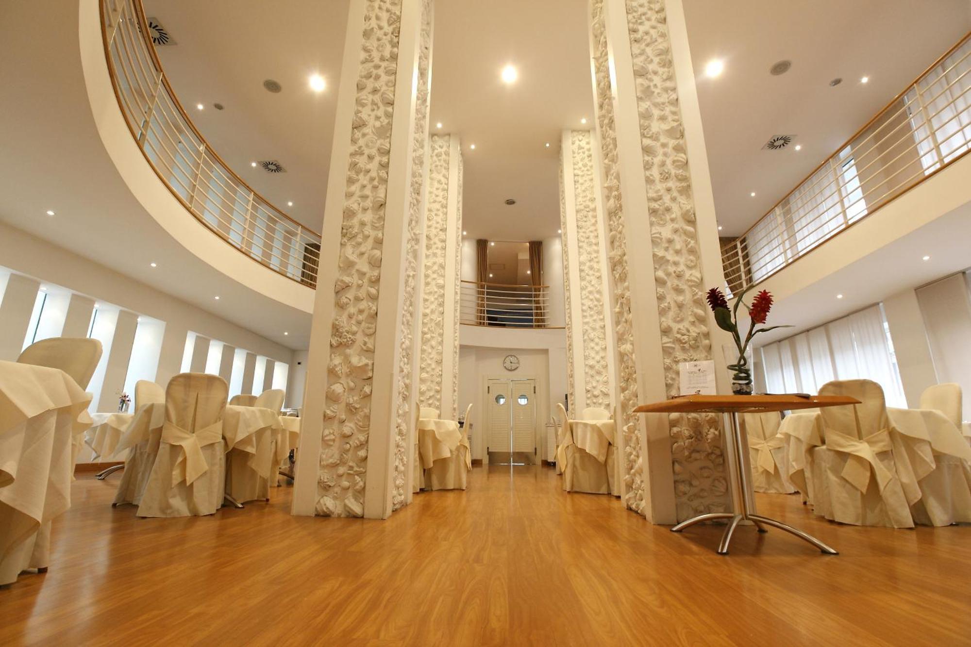 Where to Stay in Rimini Central Marina: 6 Best Romantic Hotels