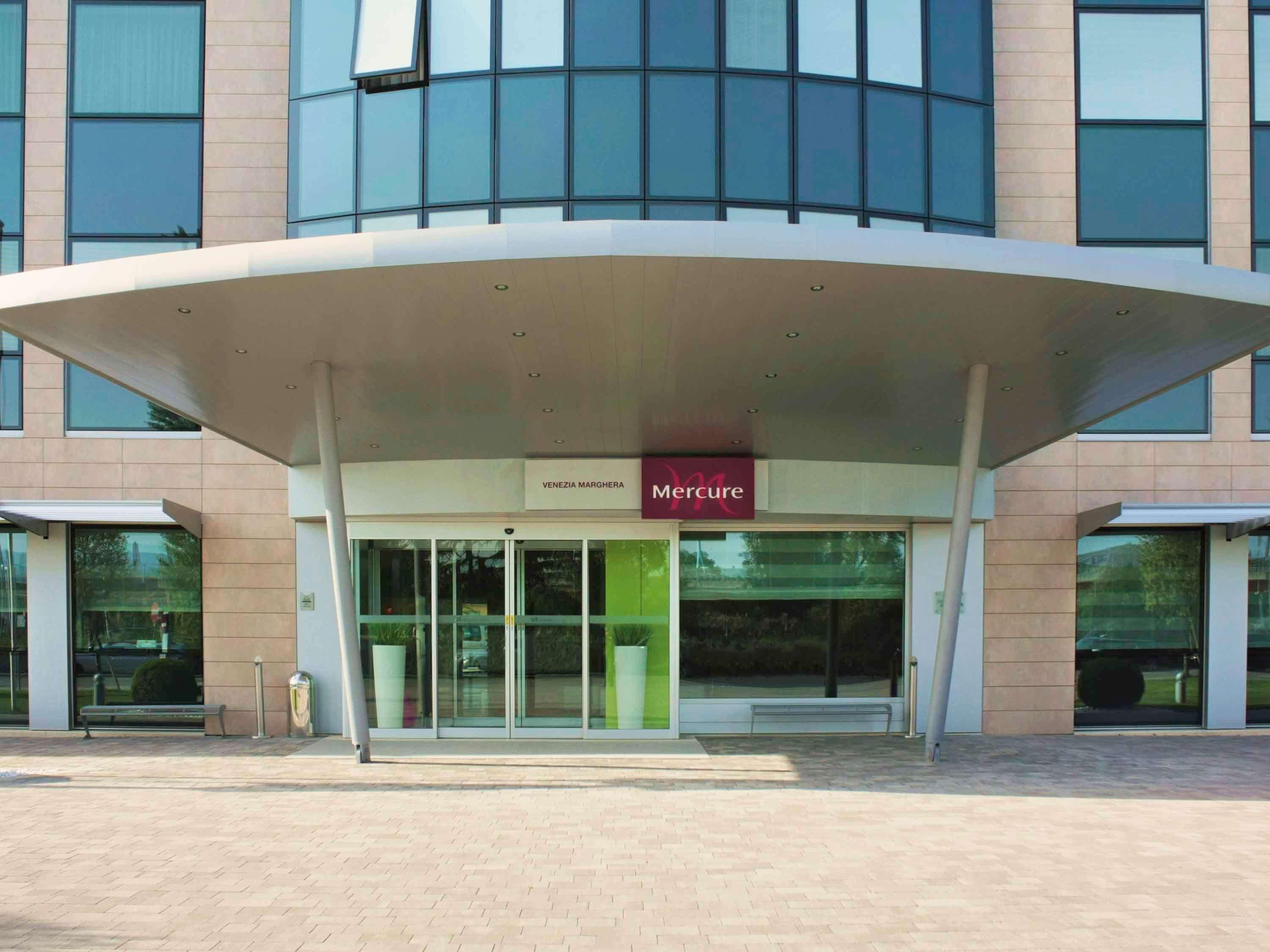 4 Smart Central Hotels Near Frarikirche Worth Booking