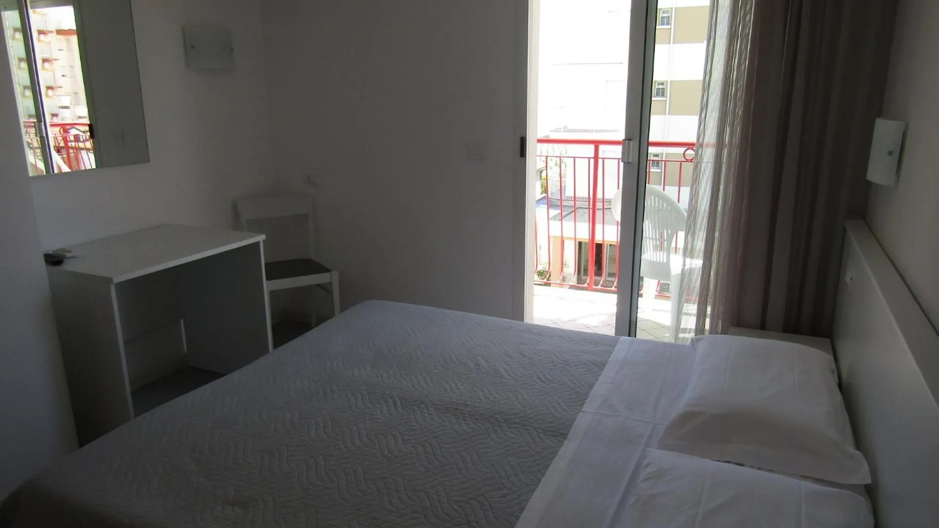 4 Beach Hotels Near Armando Picchi Stadium Worth Booking